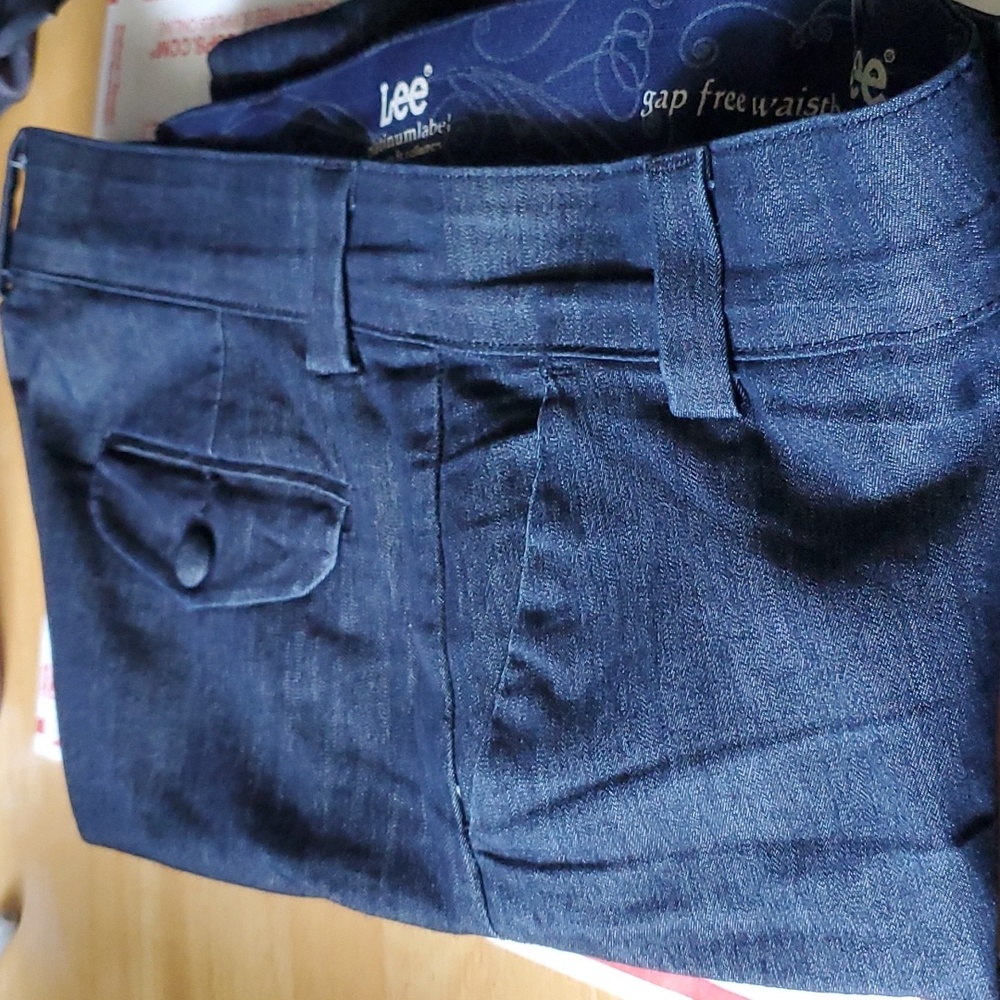 Lee platinum label premium fit jeans size 8 short 1st pic is color